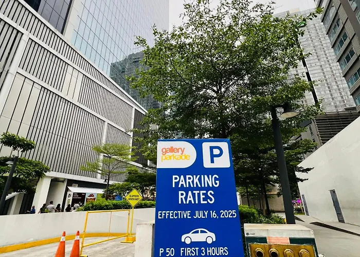 Aparthotel Alex Staycation In Bgc