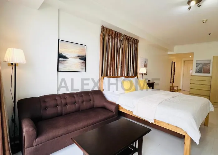 Alex Staycation In Bgc Aparthotel