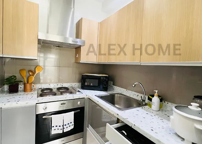 Alex Staycation In Bgc