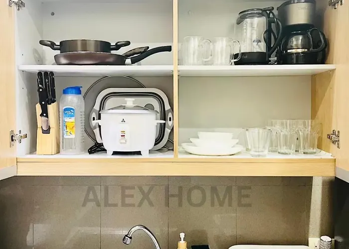 Aparthotel Alex Staycation In Bgc